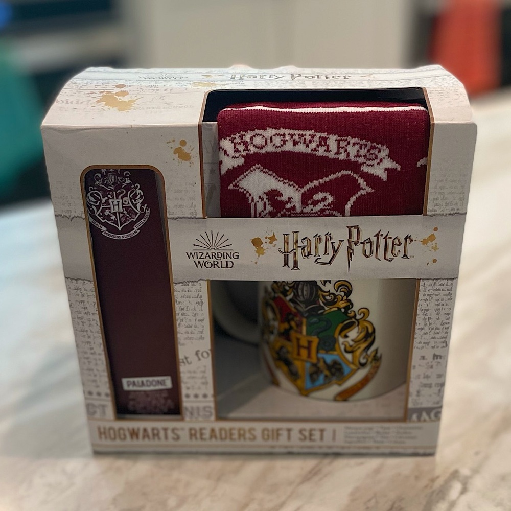 Harry Potter Hogwarts Readers Gift Set